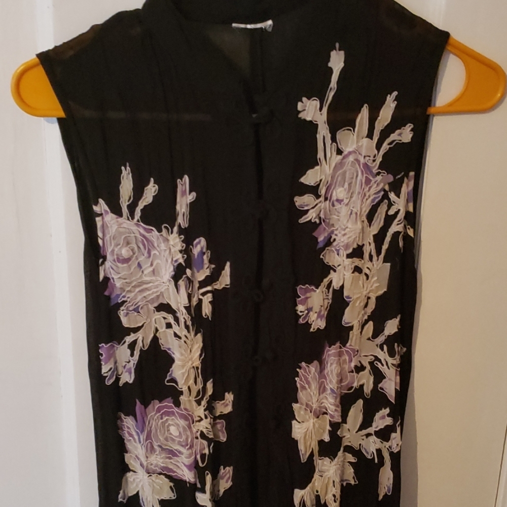 Very pretty embroidered cardigan coverup